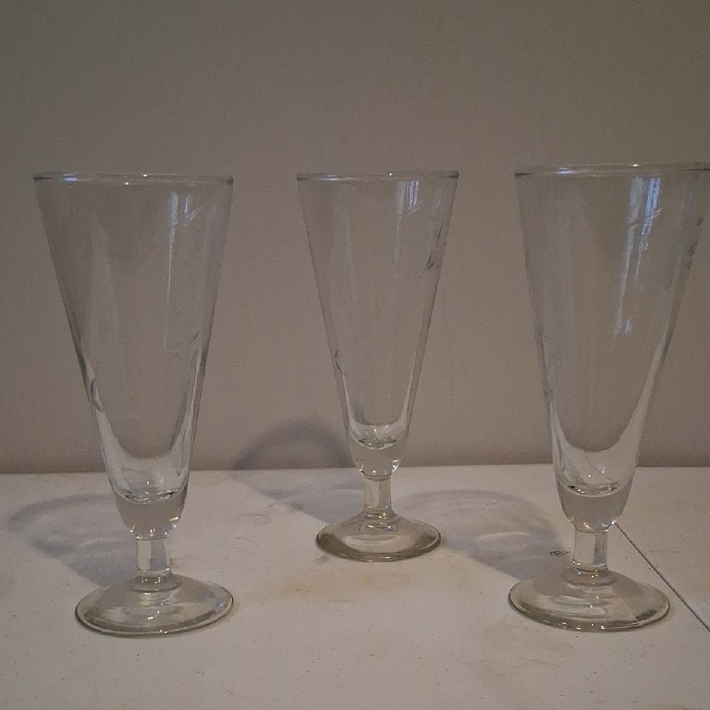 Elegant Clear Glass Goblet Set